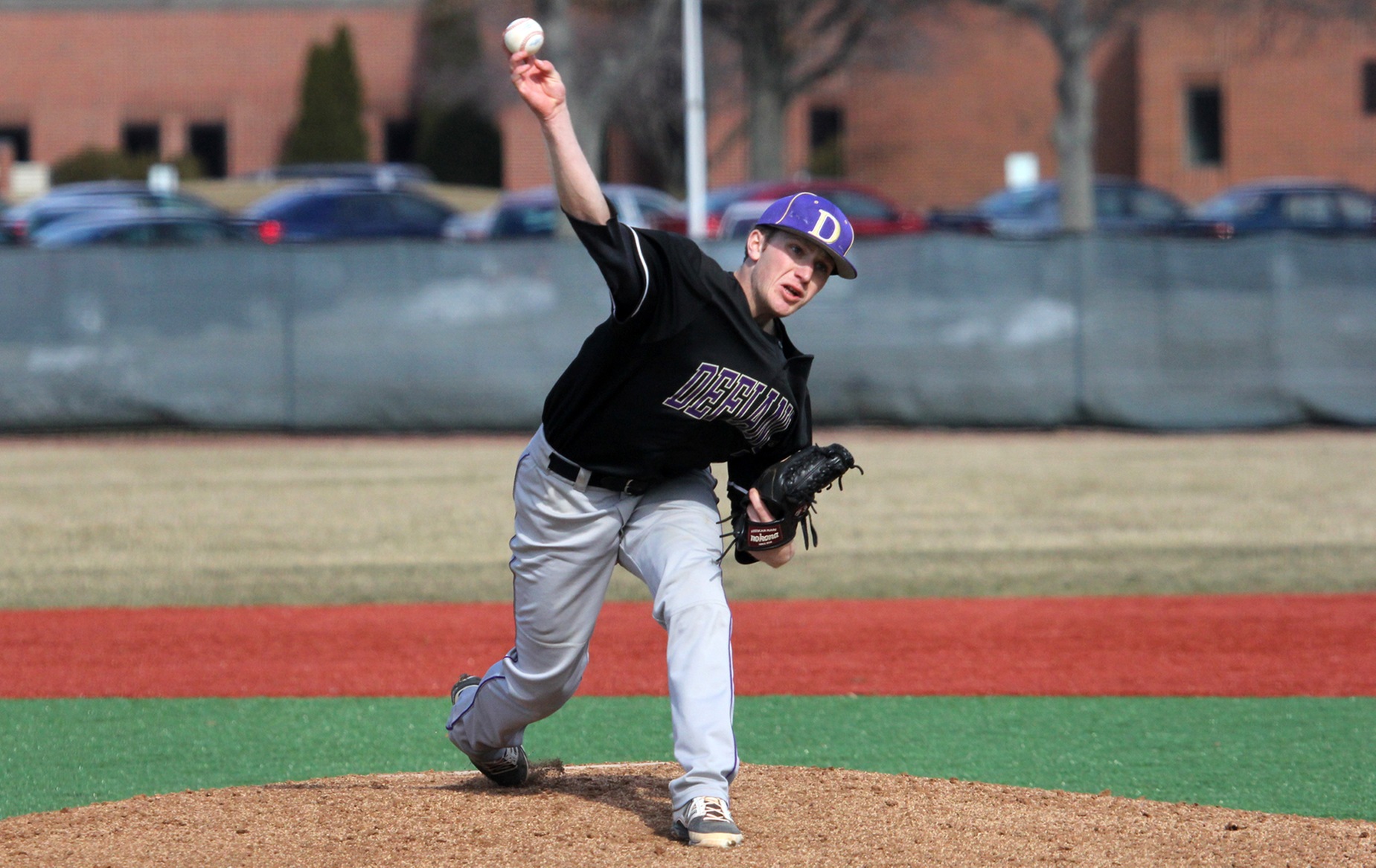 Baseball splits with Earlham in doubleheader Saturday