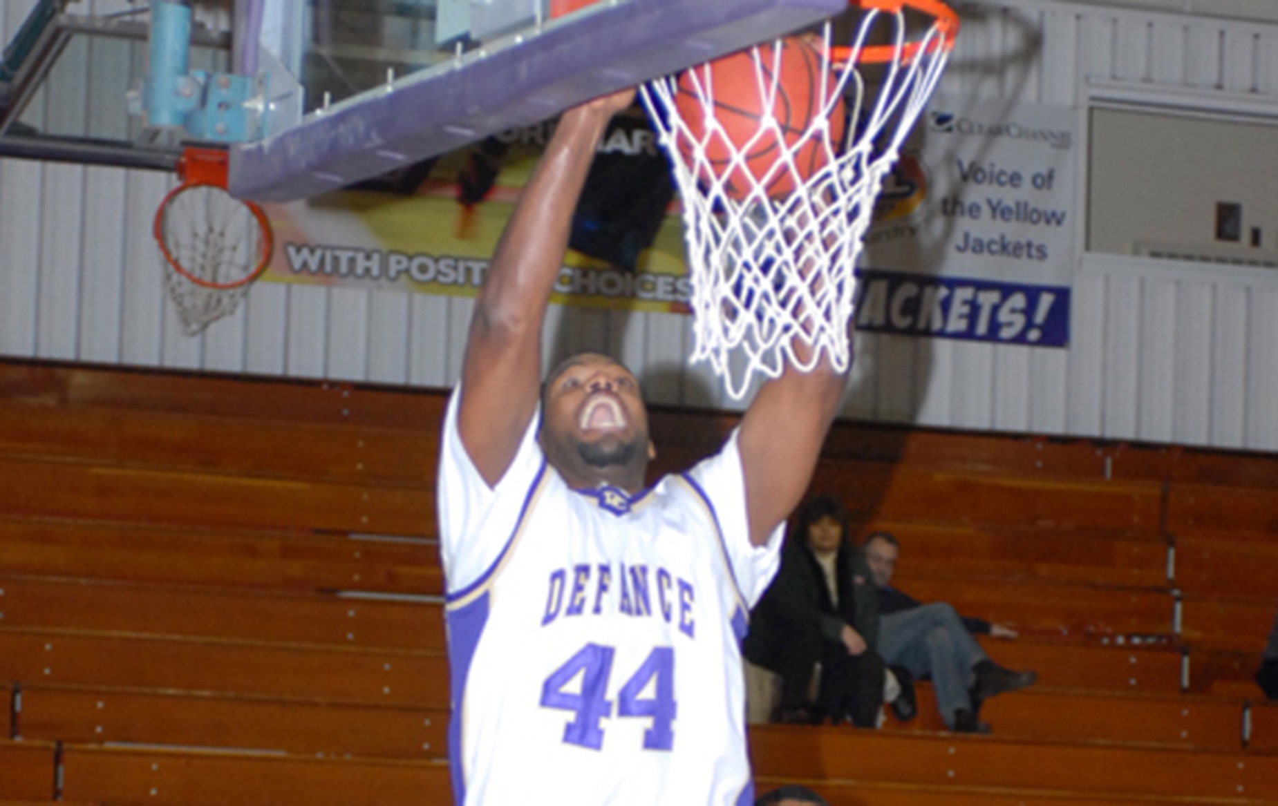 Pettaway Voted as HCAC Male Athlete of the Month