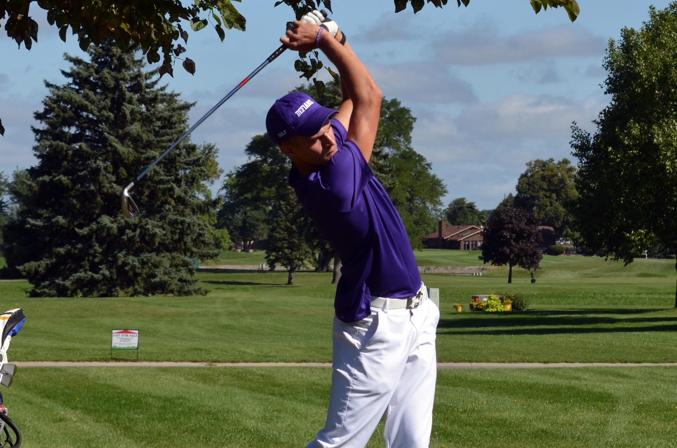 Clingaman’s 71 highlights golf teams’ play on Saturday in Michigan