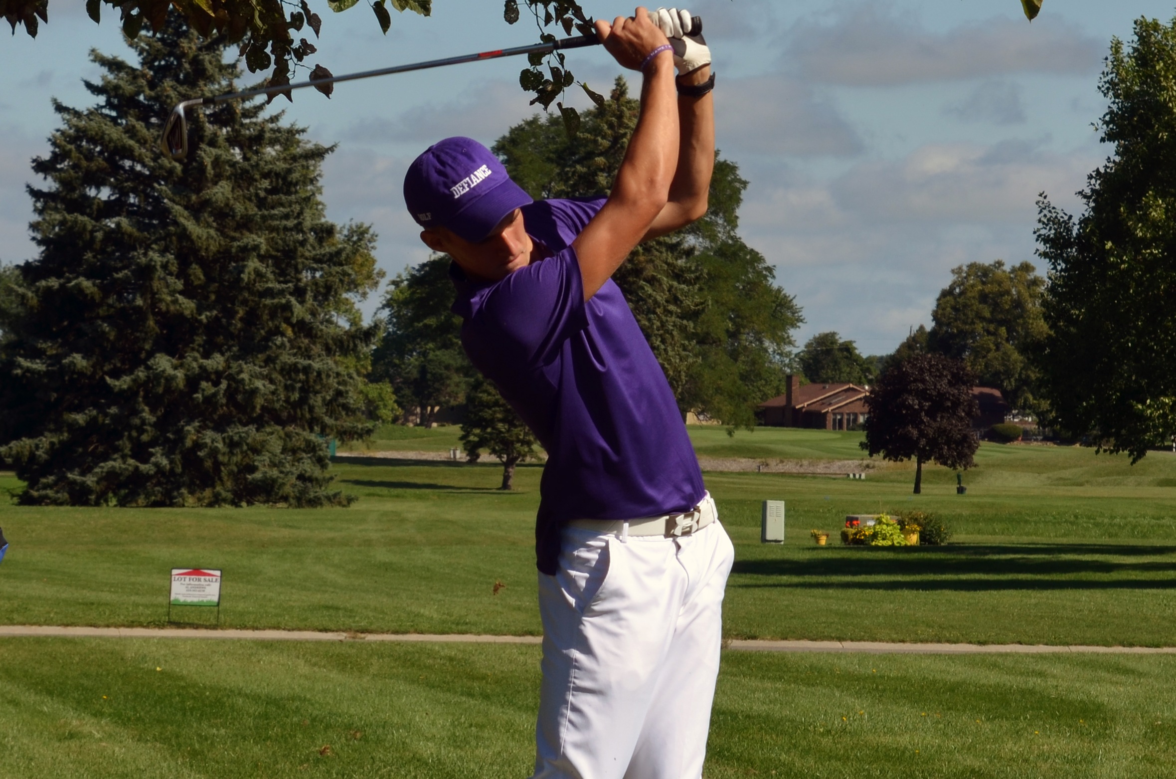 Men’s golf wraps up tournament play at Indian Ridge Golf Club on Sunday