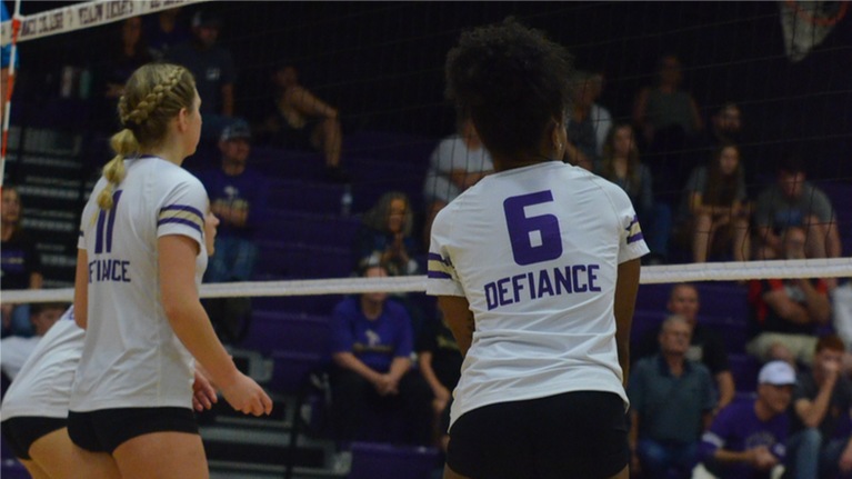 Volleyball falls in straight sets at Manchester