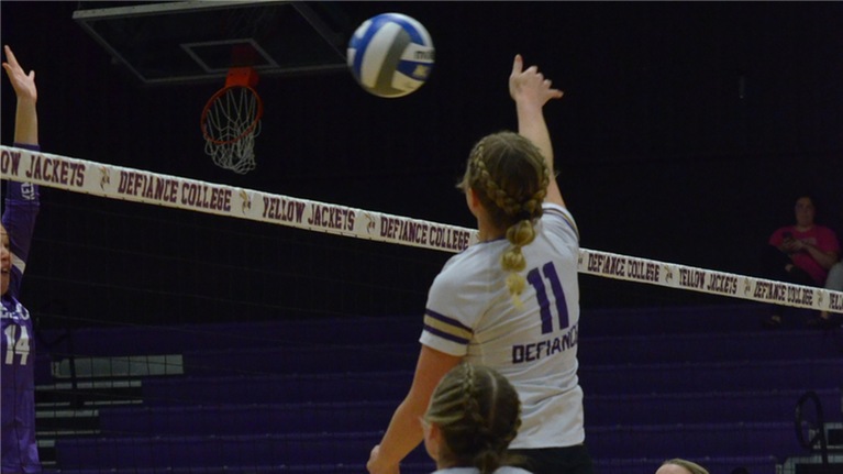 Volleyball loses road contest to Rose-Hulman