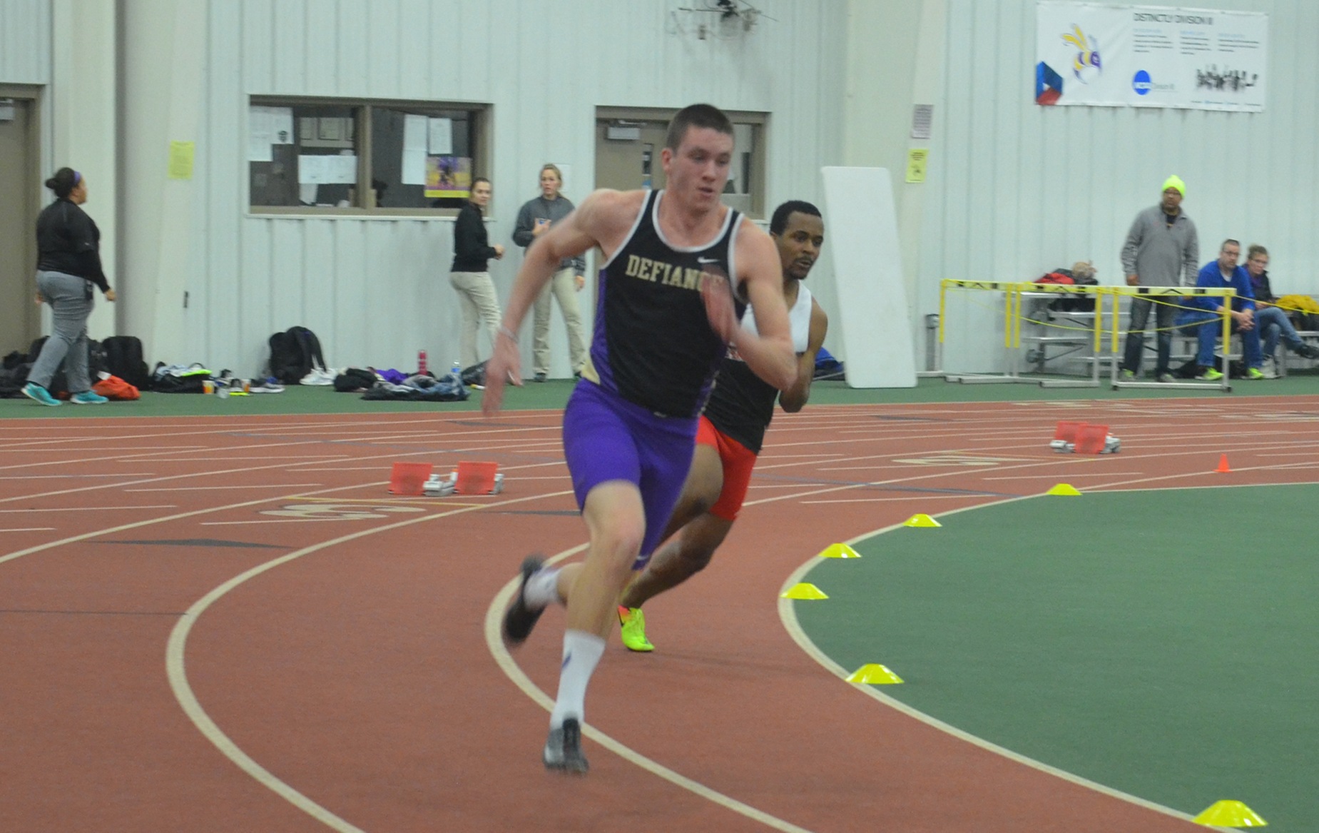 Men Open Outdoor Season with Eighth Place Finish
