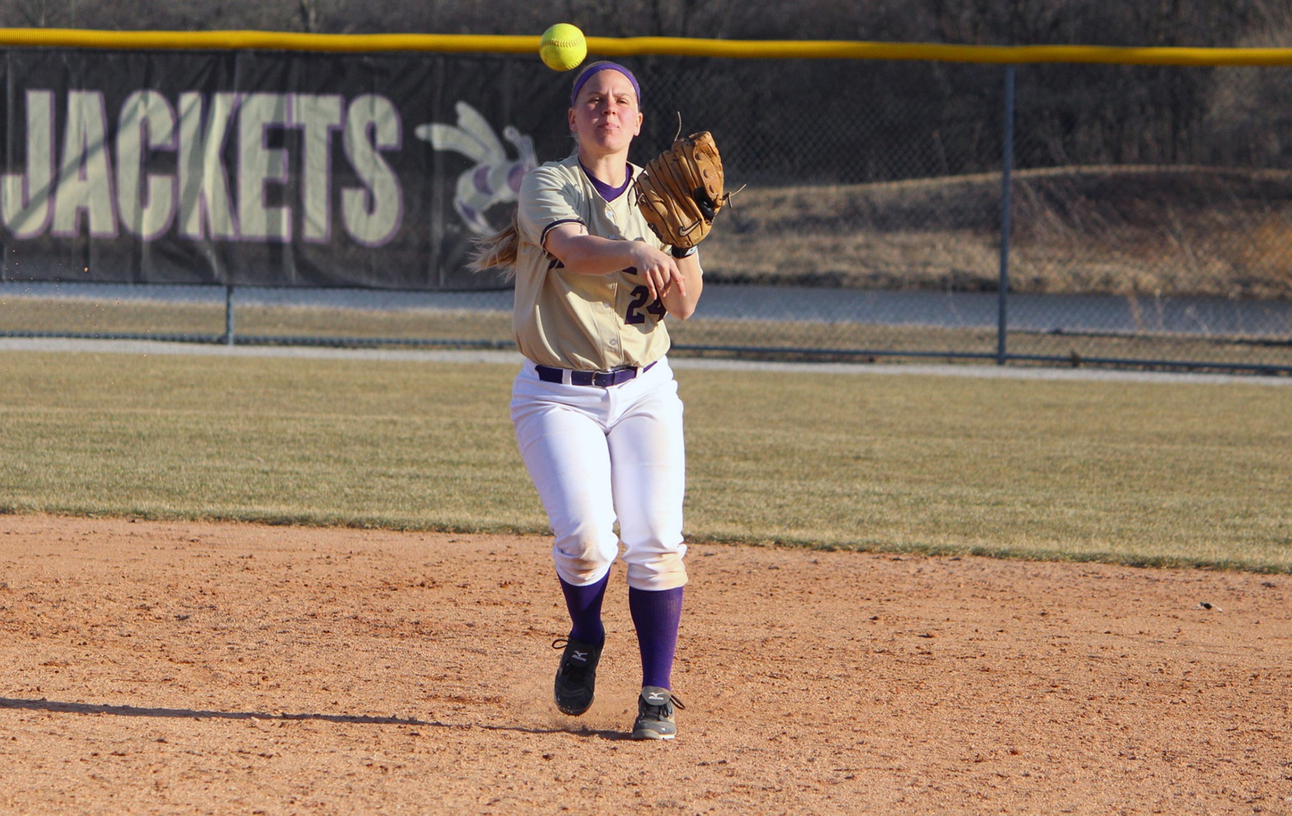 Yellow Jackets fall to Franklin in HCAC doubleheader Saturday