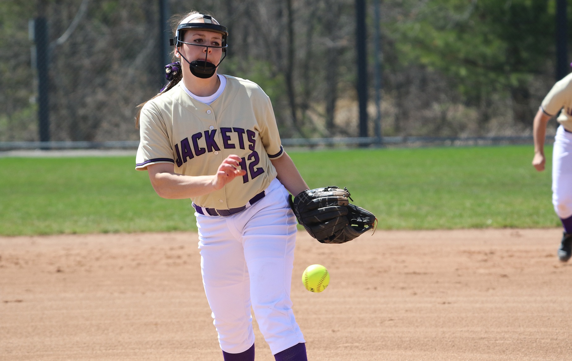 Defiance Softball Drops Doubleheader to Manchester (Ind.)