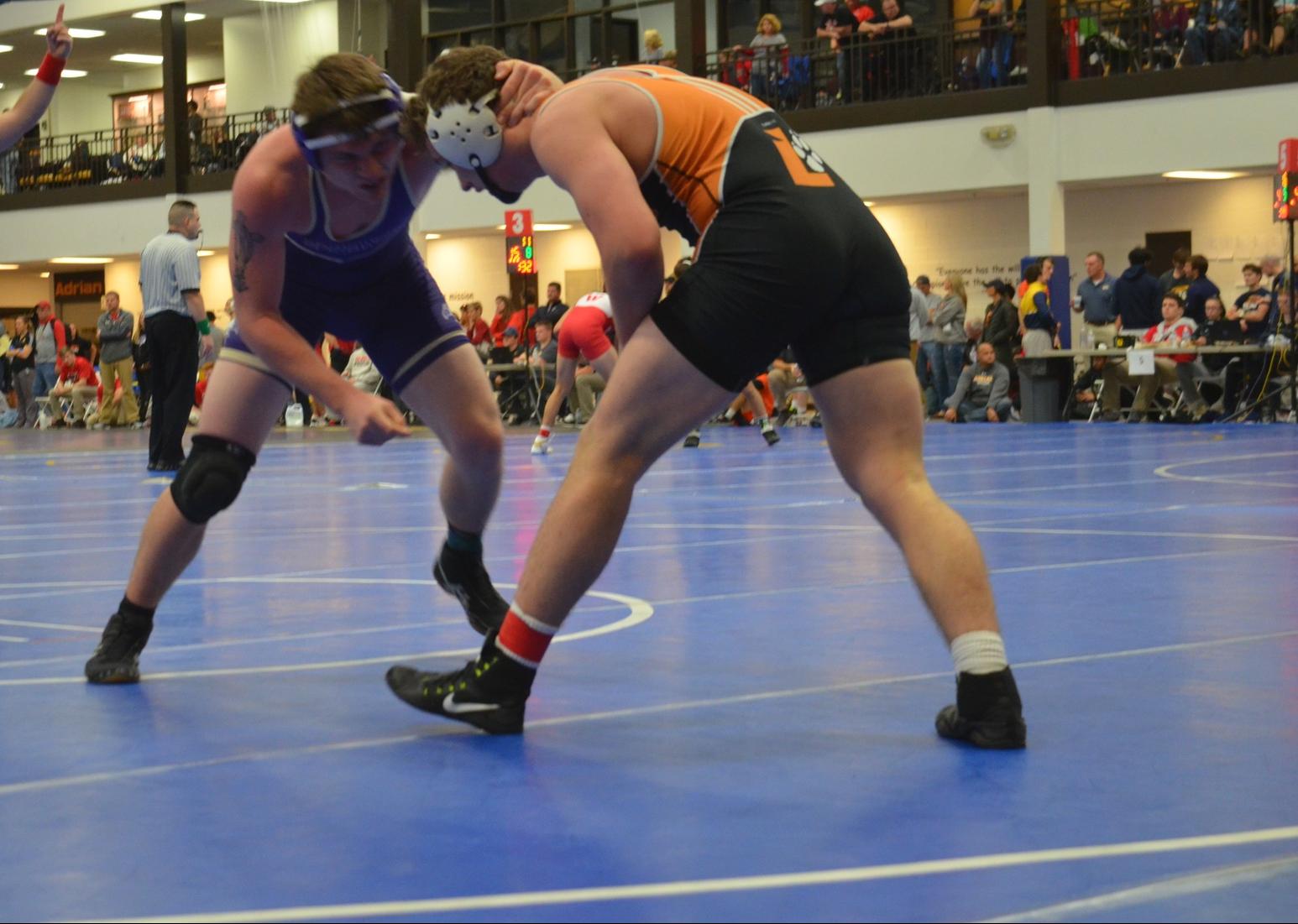 Wrestling Begins New Year with Dual Victory