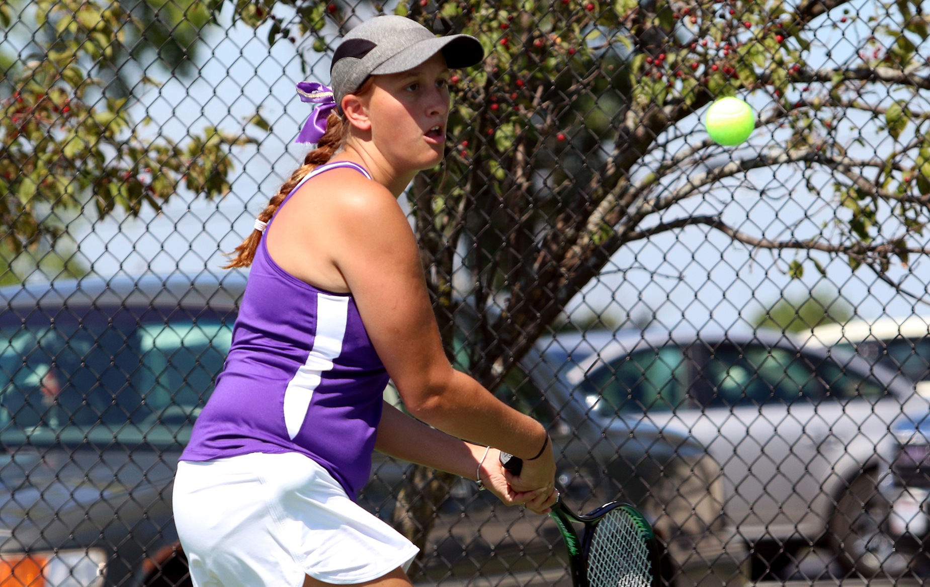 Women's Tennis Splits Matches Against Hanover and Berea