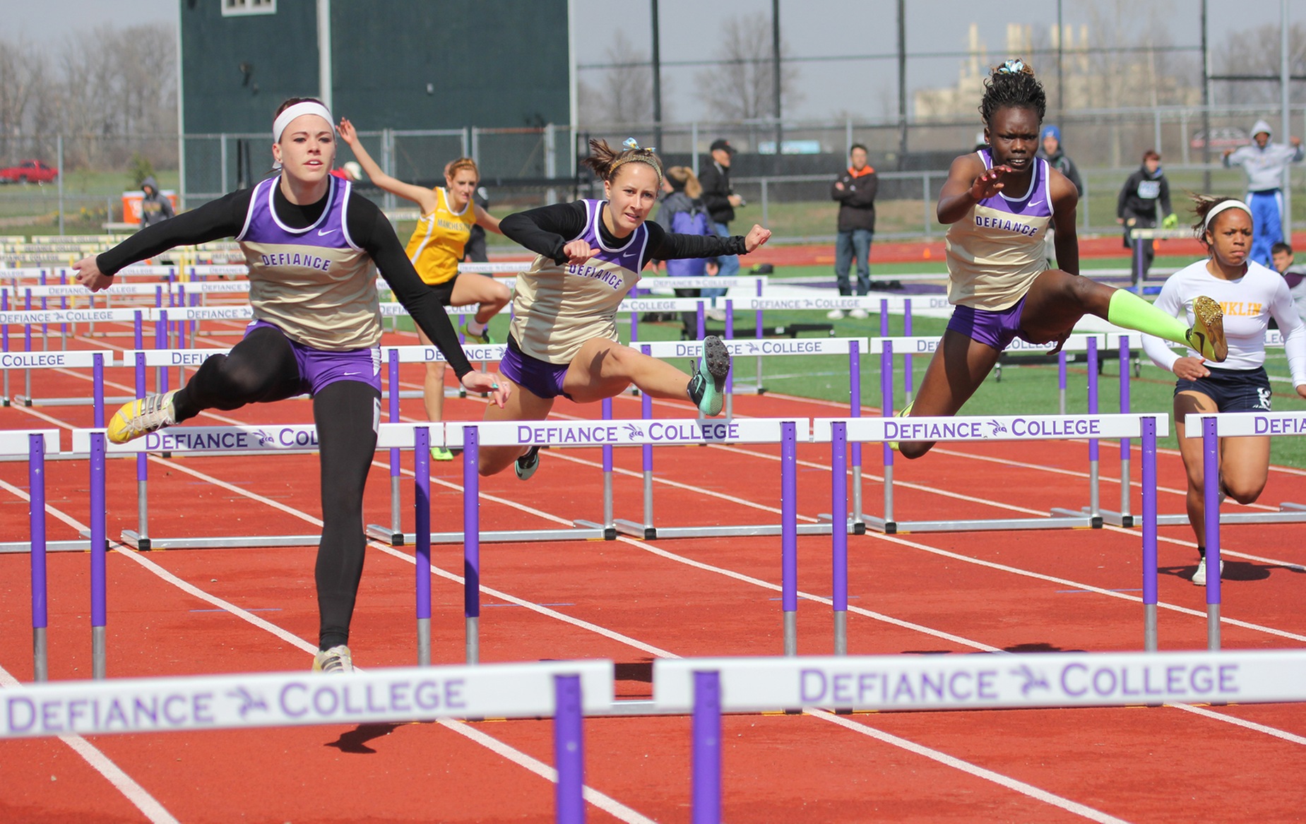 Yellow Jackets run away with HCAC outdoor championship