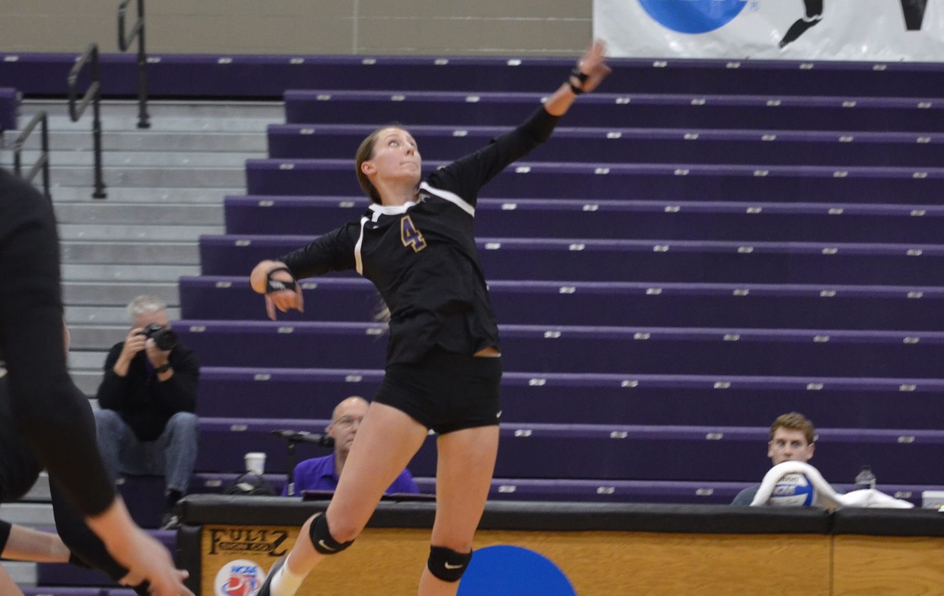 Defiance Drops First HCAC Match Against Bluffton
