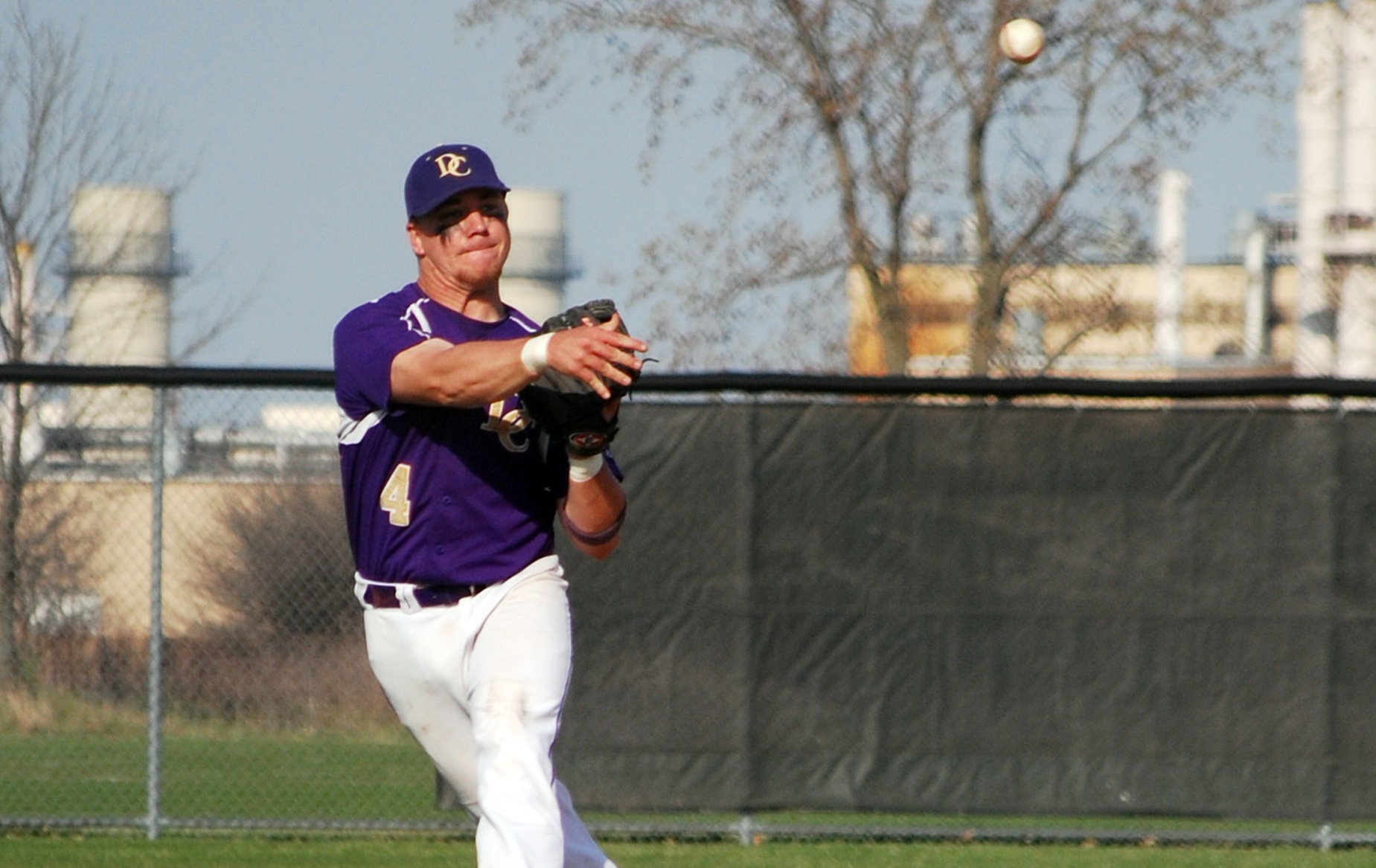 Bluffton Rallies for 10-9 Win Over Jackets