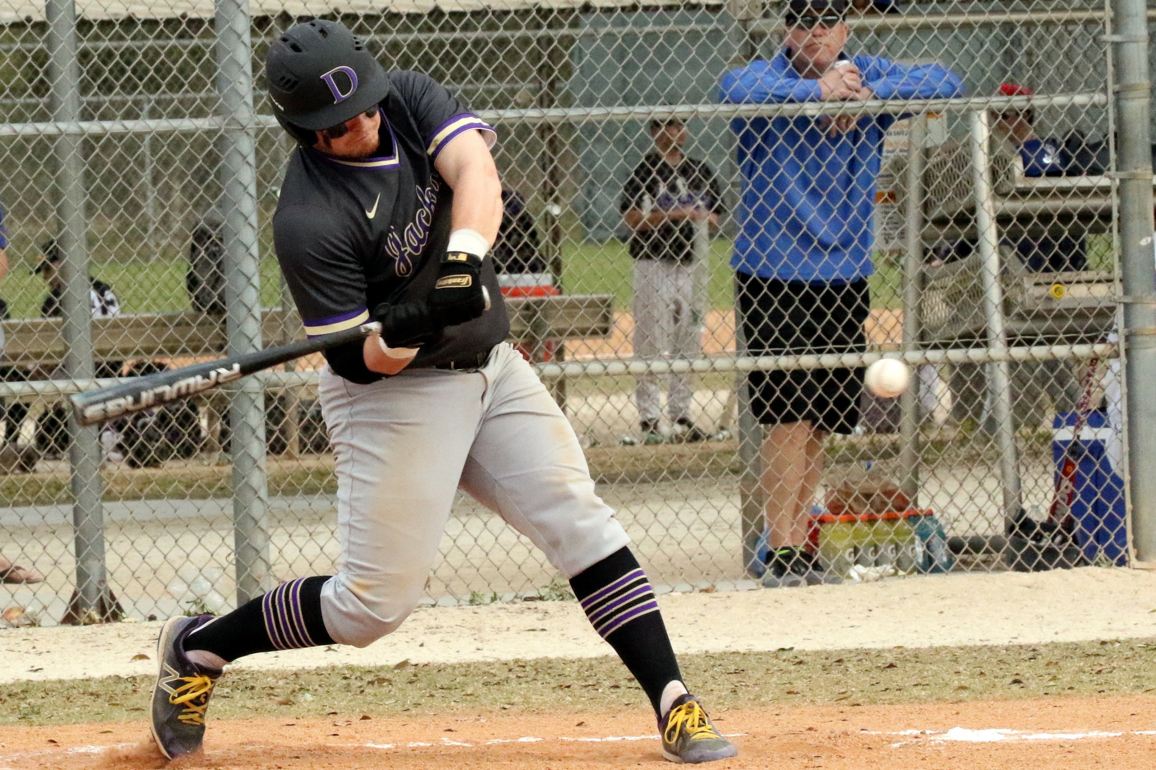 Baseball wins, then loses in HCAC games at Manchester