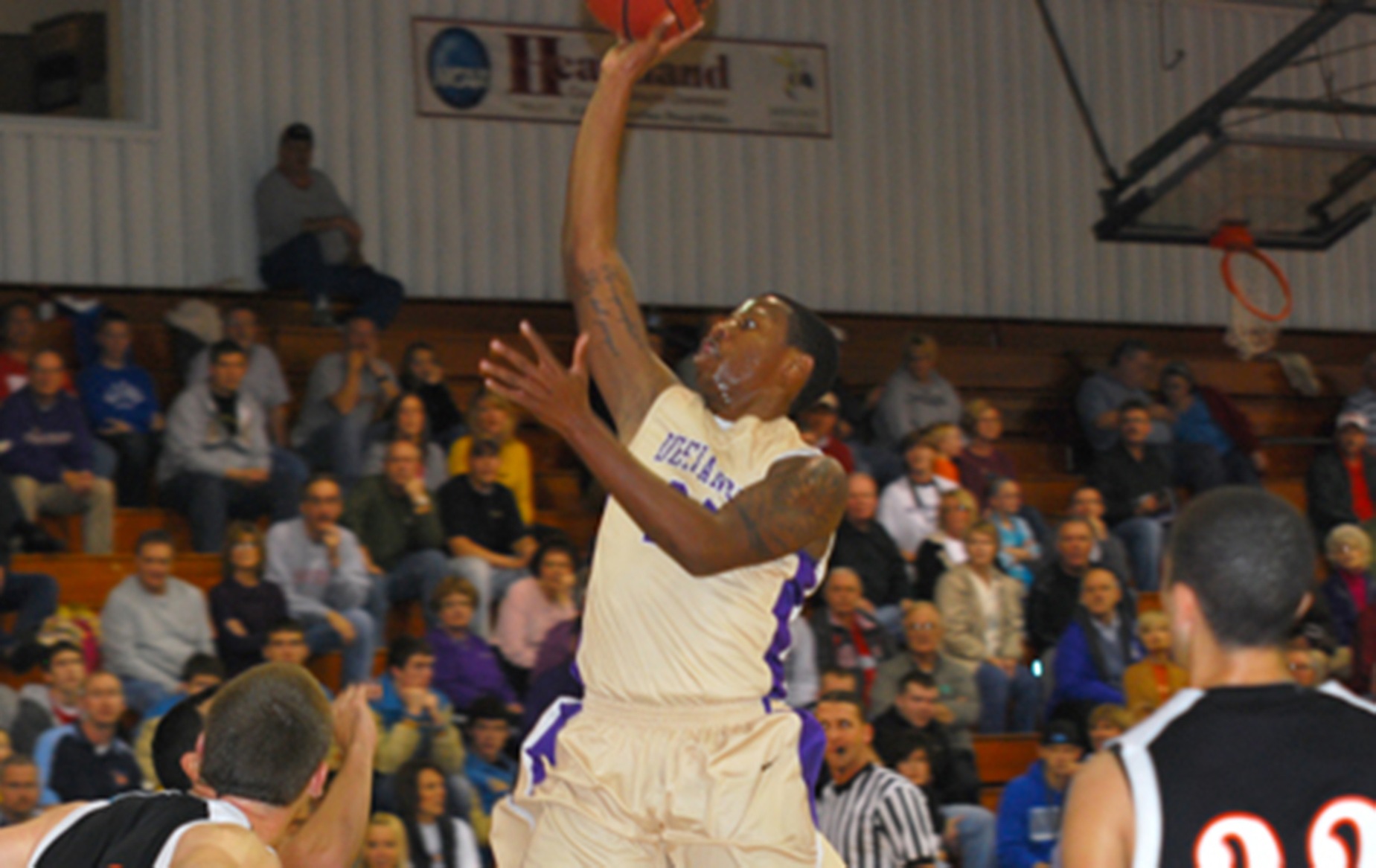 Jackets Run Past MSJ to Even HCAC Record