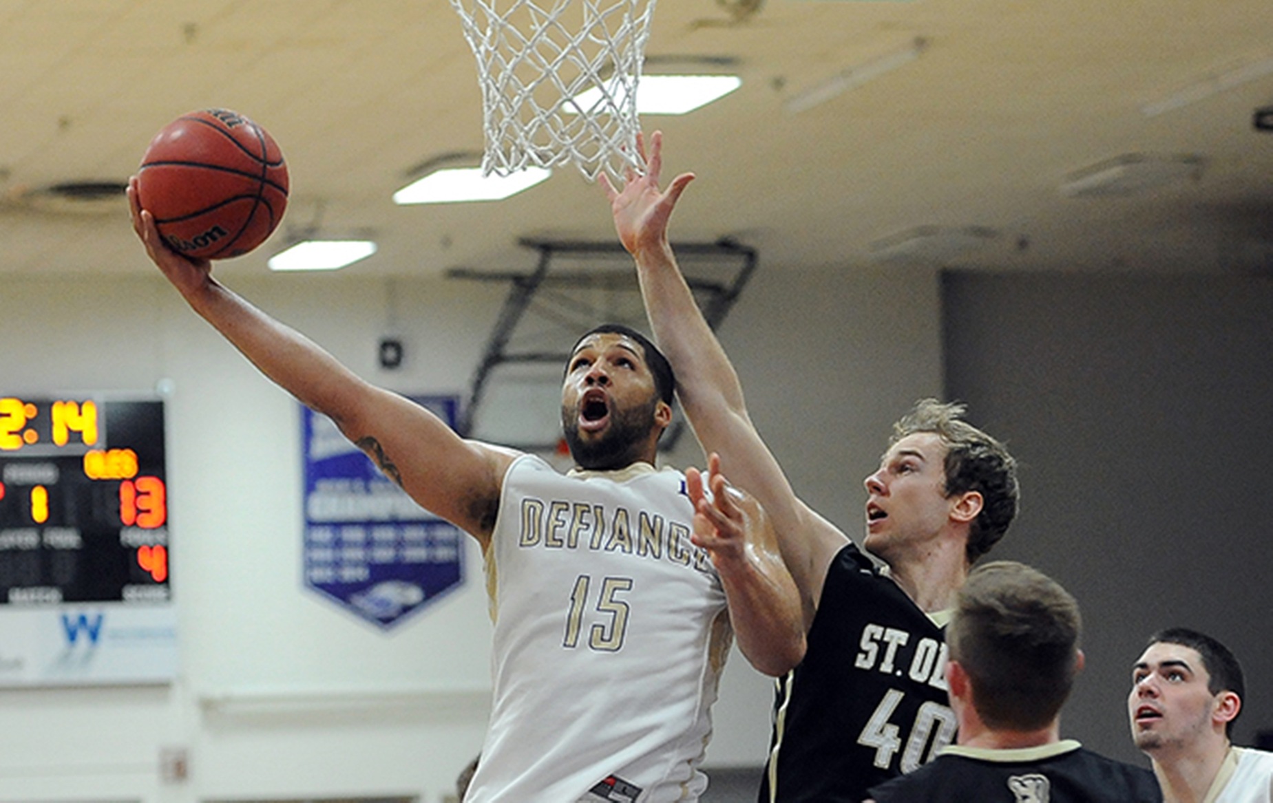 Men's Hoops Season Ends With Loss to No. 24 St. Olaf