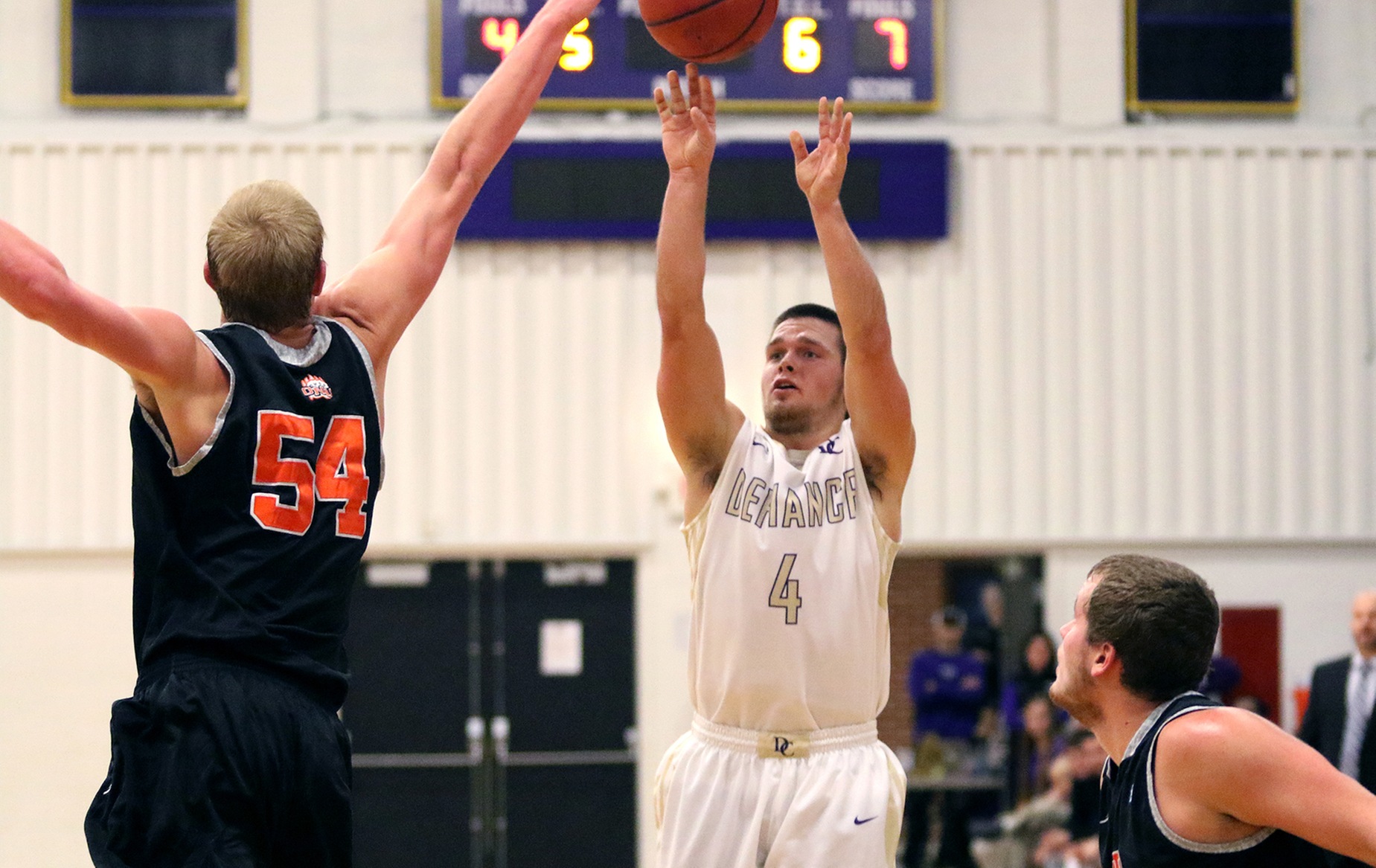 Men's Hoops Can't Hold Off Mount St. Joseph