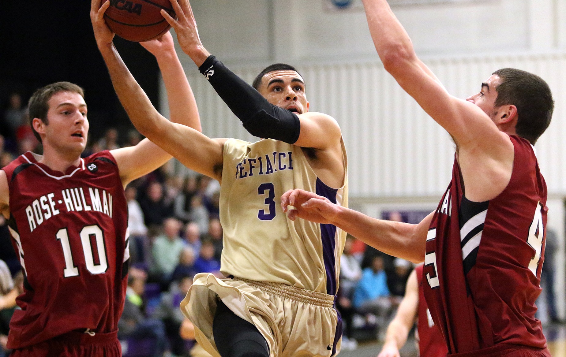 Parker Scores 1,000th Collegiate Point in Loss to Bluffton