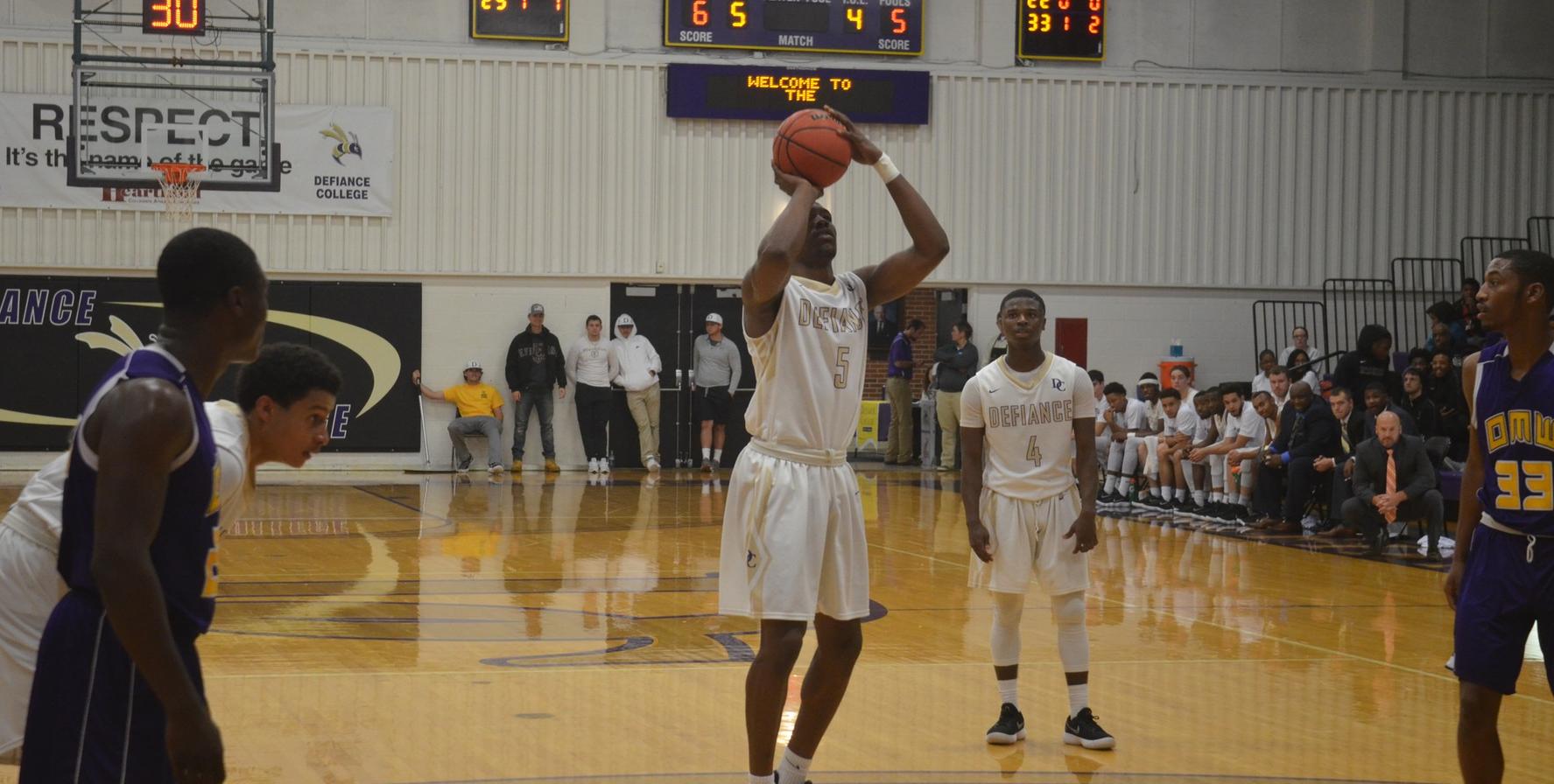 Men's Basketball Falls in Non-Conference Action at Olivet