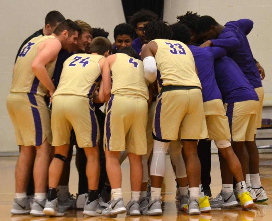 Men’s basketball drops first HCAC game at Anderson