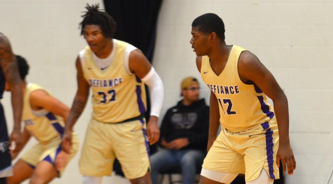 Men’s basketball overcomes 14-point deficit, improves to 5-0