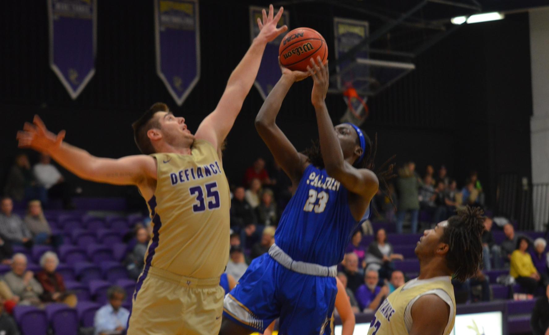 Men’s basketball begins home tournament with lopsided win over Spalding