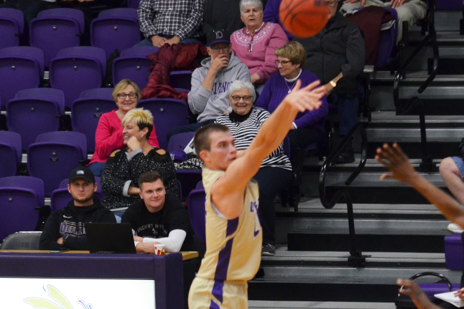 Men’s basketball drops conference game at Transy