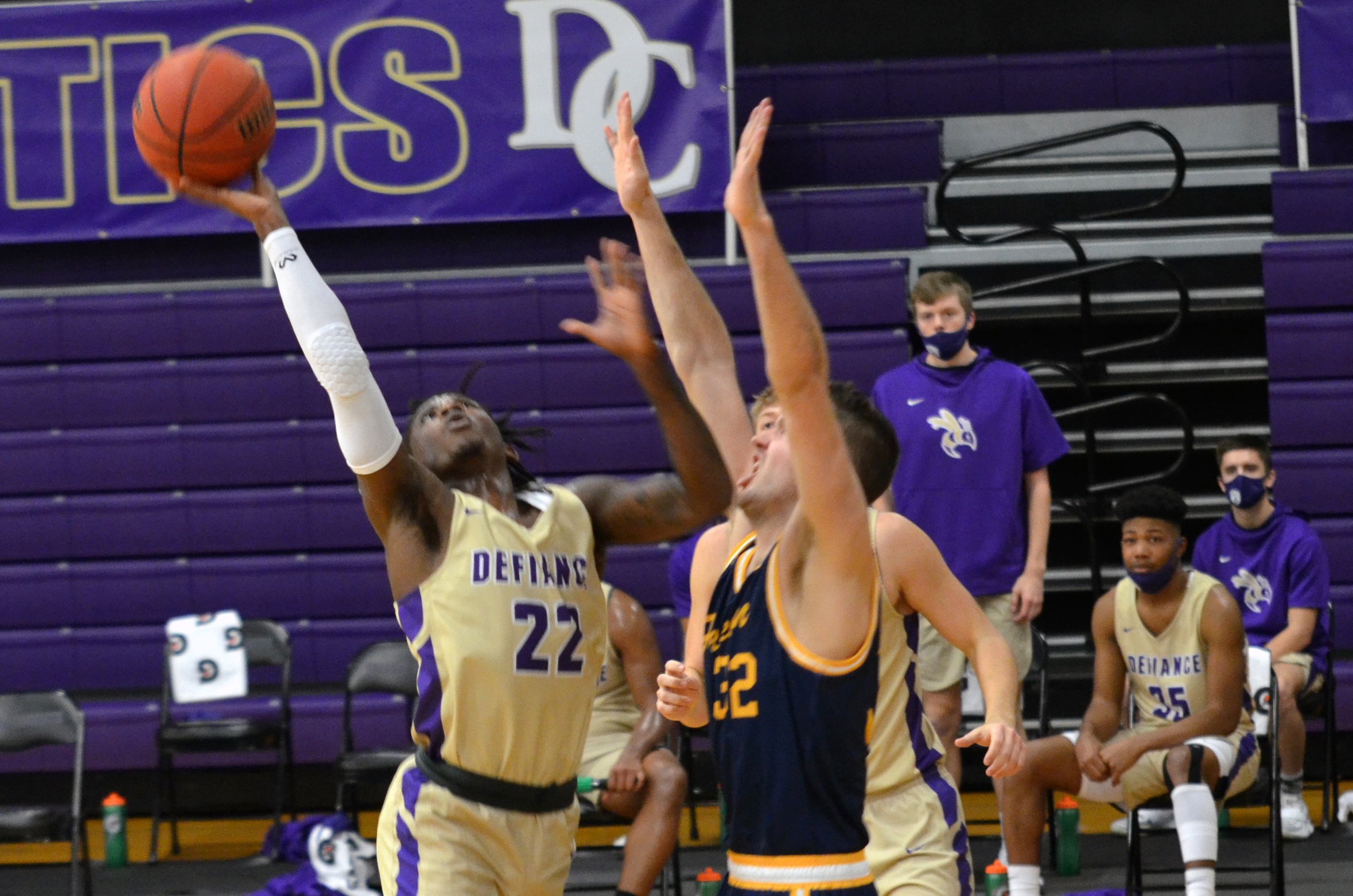 Men’s basketball loses home contest against Franklin