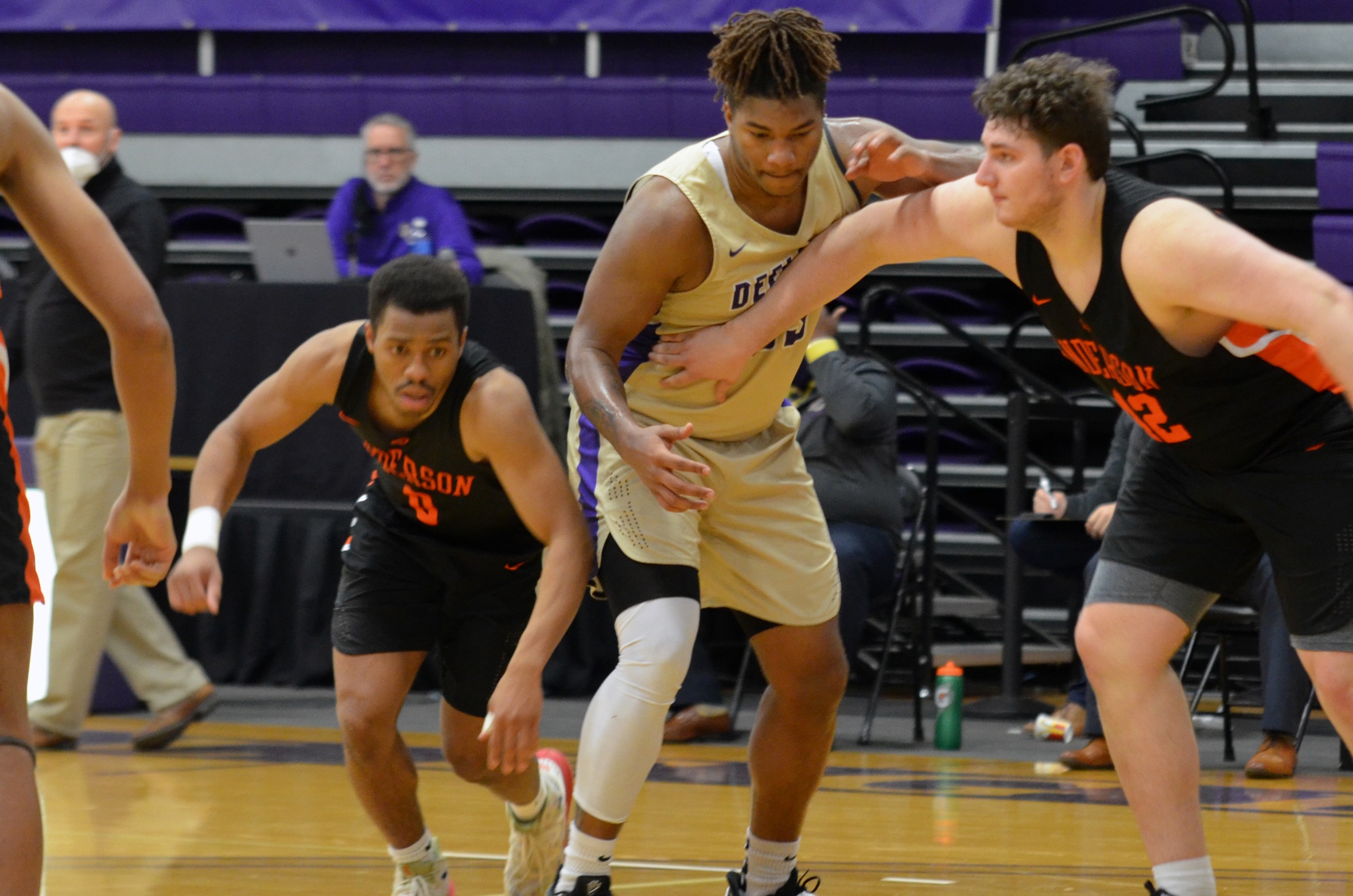 Men’s basketball posts 16-point victory over Anderson