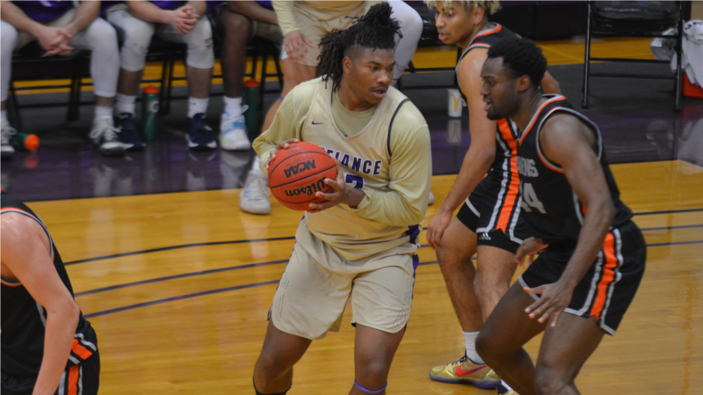 Men's Basketball takes down Anderson in home HCAC battle