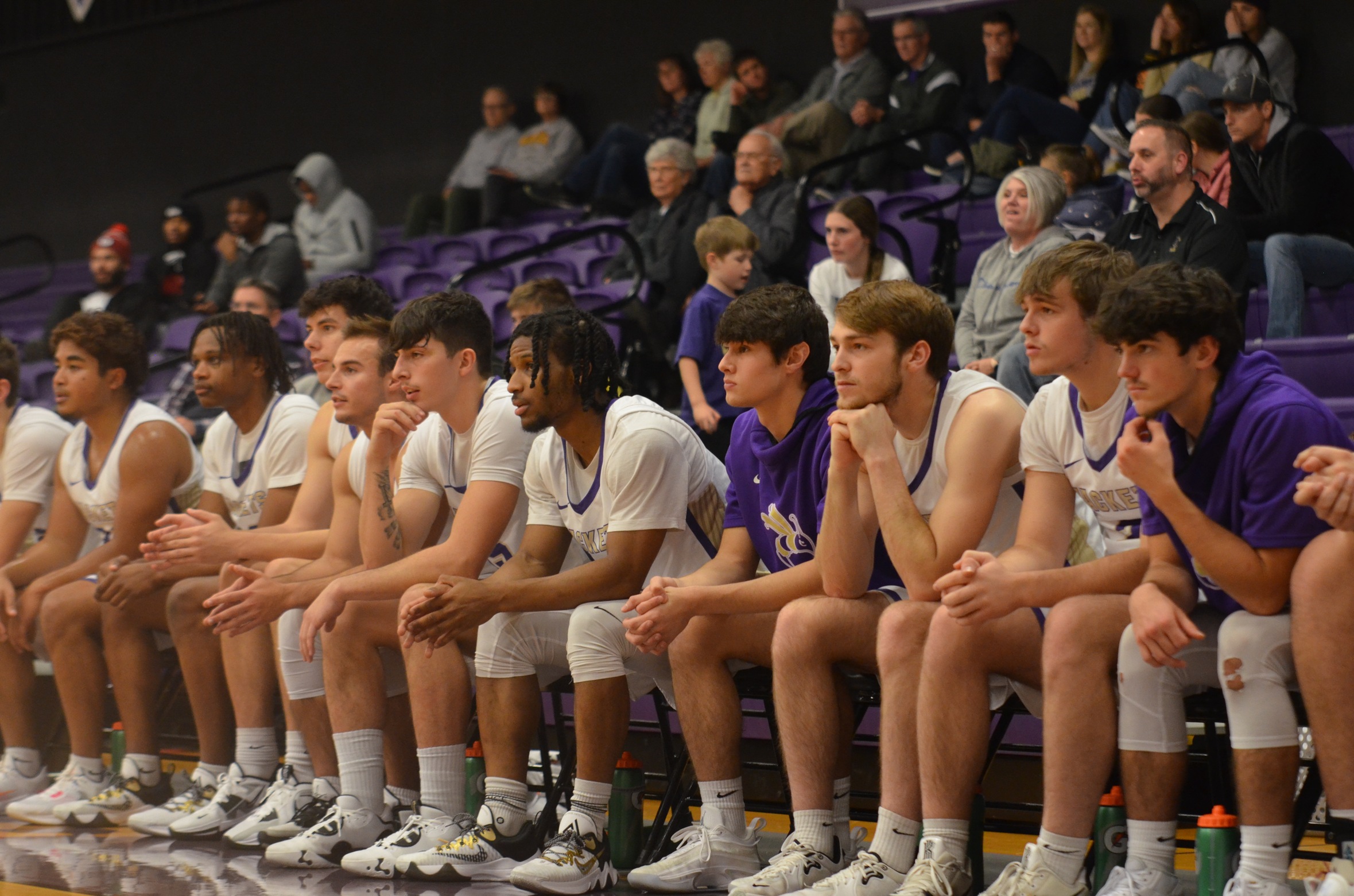 Men’s basketball opens conference play at Manchester