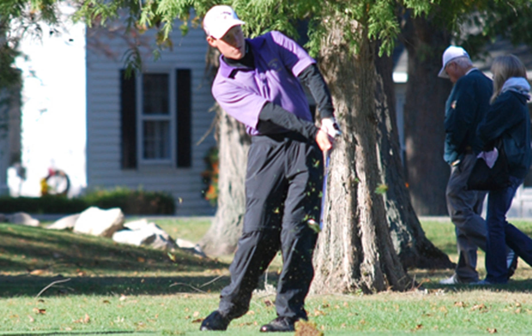 Ross Leads Yellow Jackets to Fifth-Place Finish