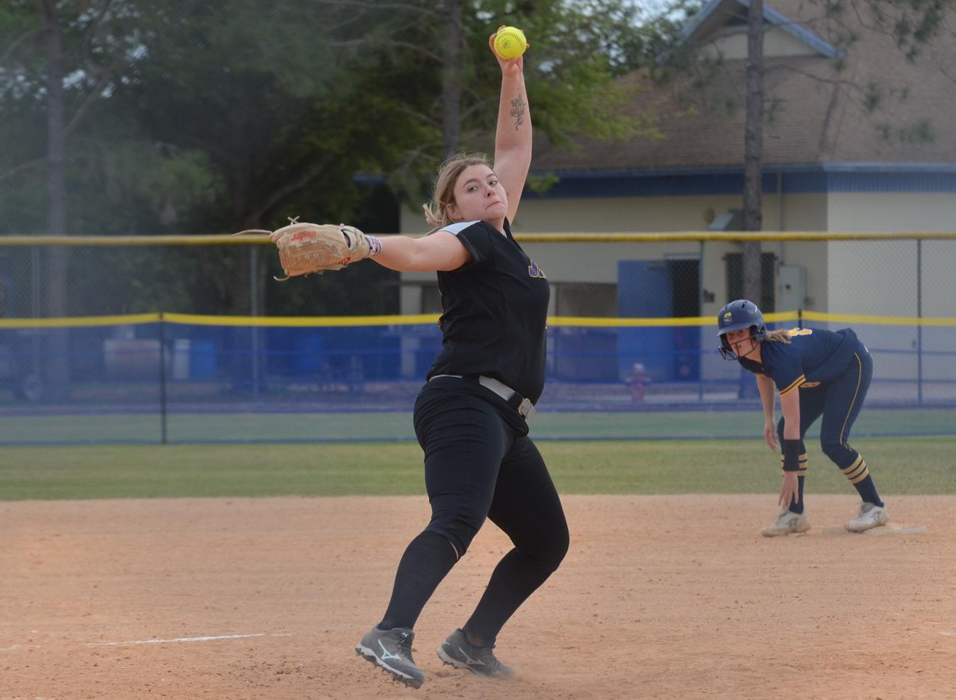 Softball sweeps day one in the sunshine state