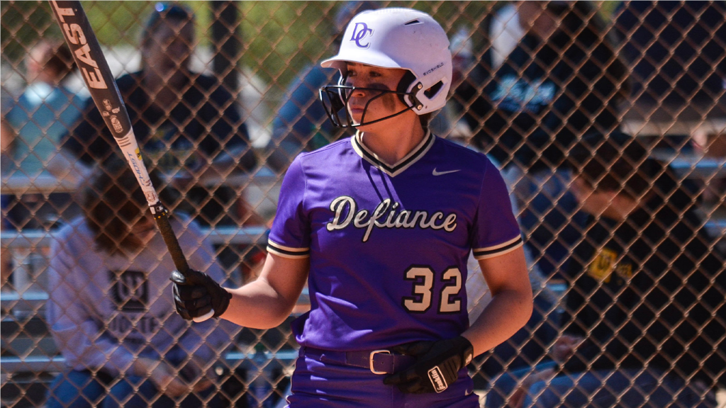 Softball continues to roll, opens conference play with sweep of Rose-Hulman