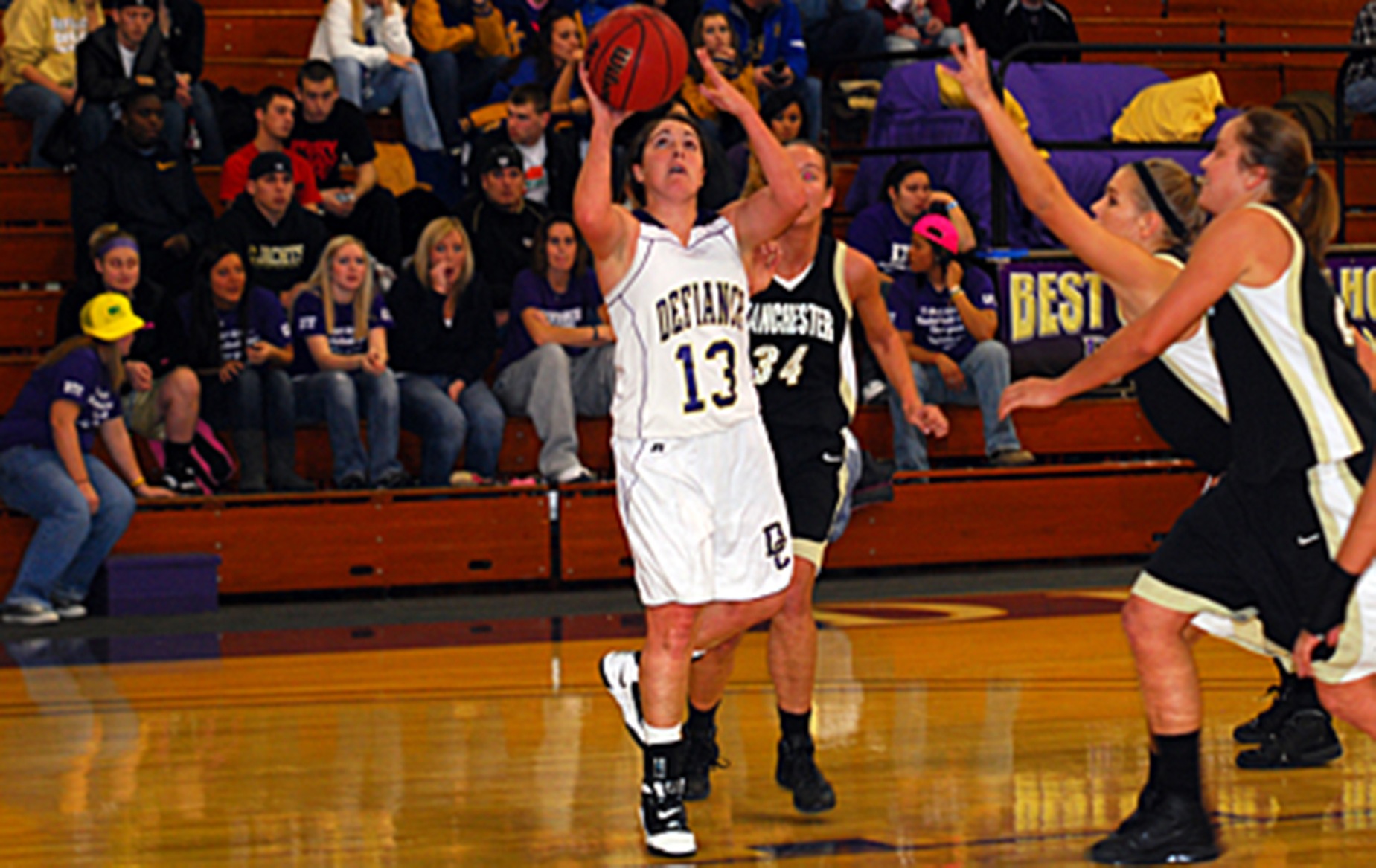 Lady Jackets' Offense Stays Hot in 85-76 Win at Manchester