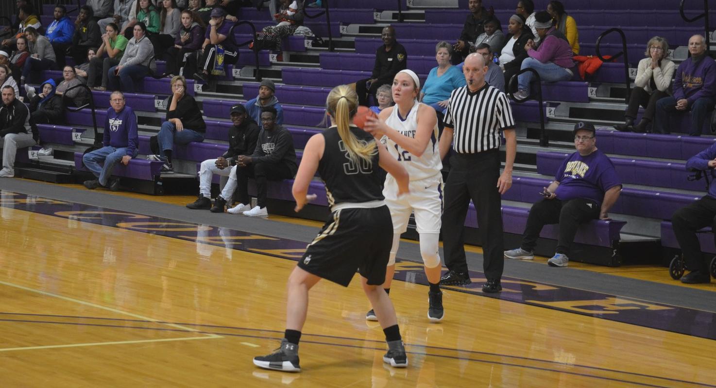 Strong First Half Lifts Yellow Jackets Past Manchester in HCAC Action
