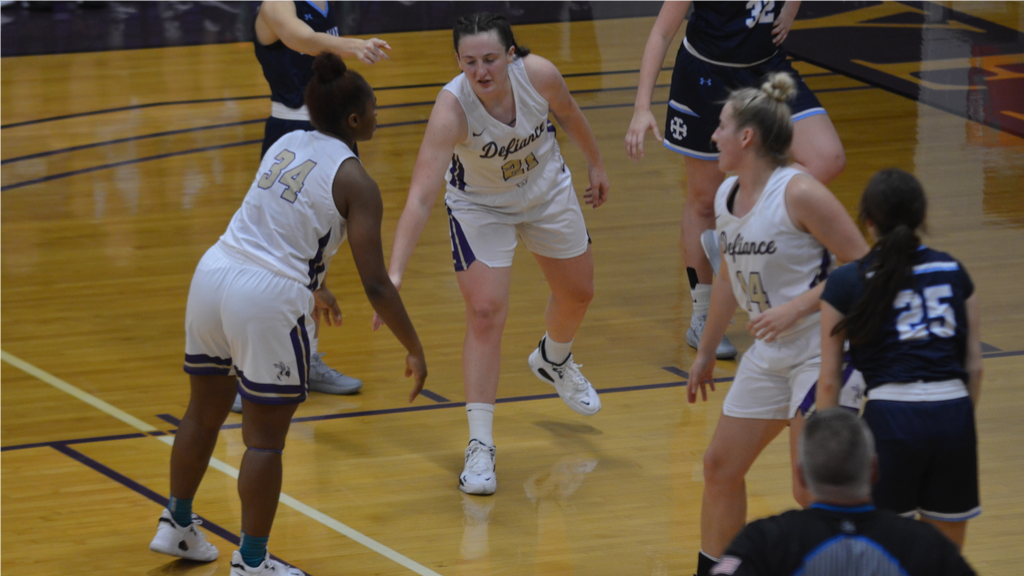 Speed and Steinbrunner each notch double-doubles to lead women's basketball past St. Mary's