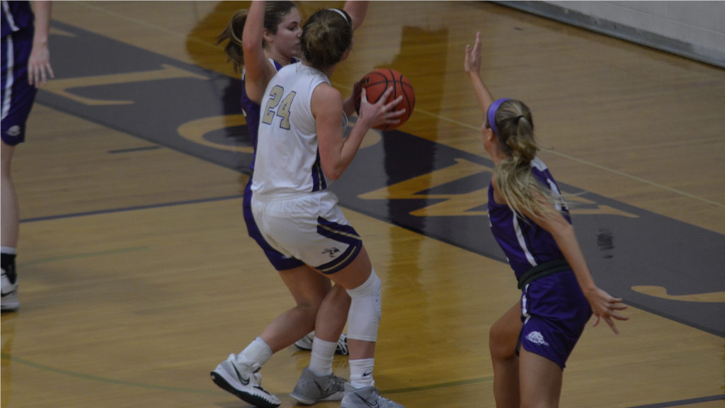 Women's Basketball falls to Bluffton in overtime
