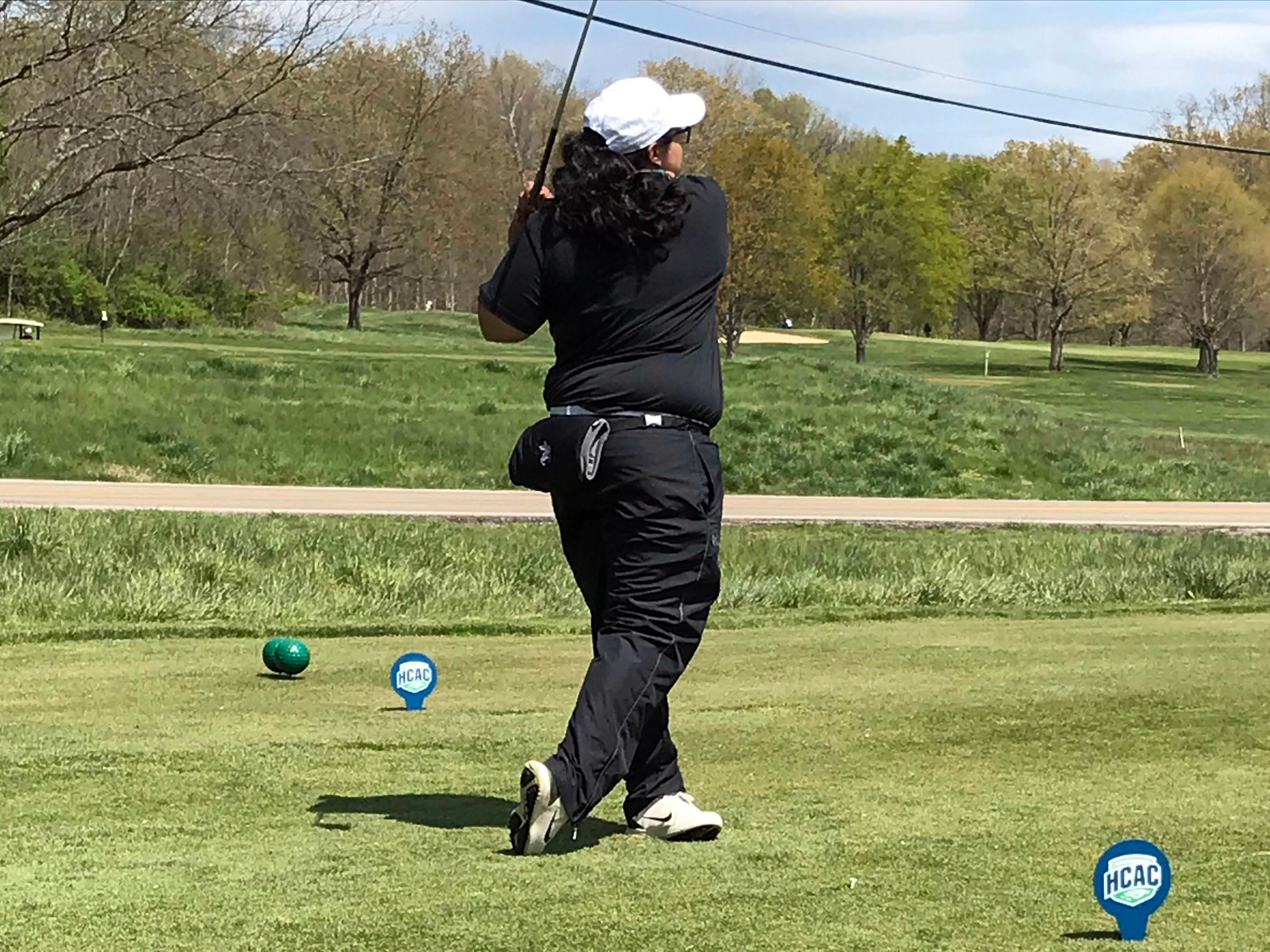 Women’s golf matches Friday’s score during second round of HCAC Championship