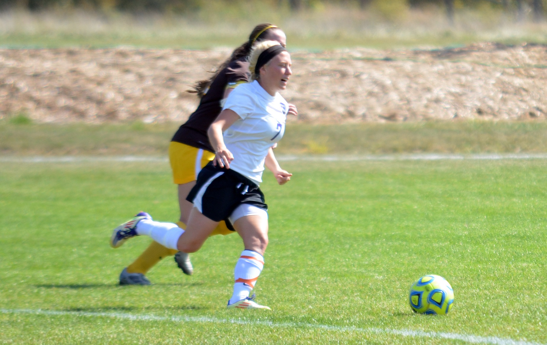 Smith’s two scores lead Lady Jacket’s to first HCAC victory