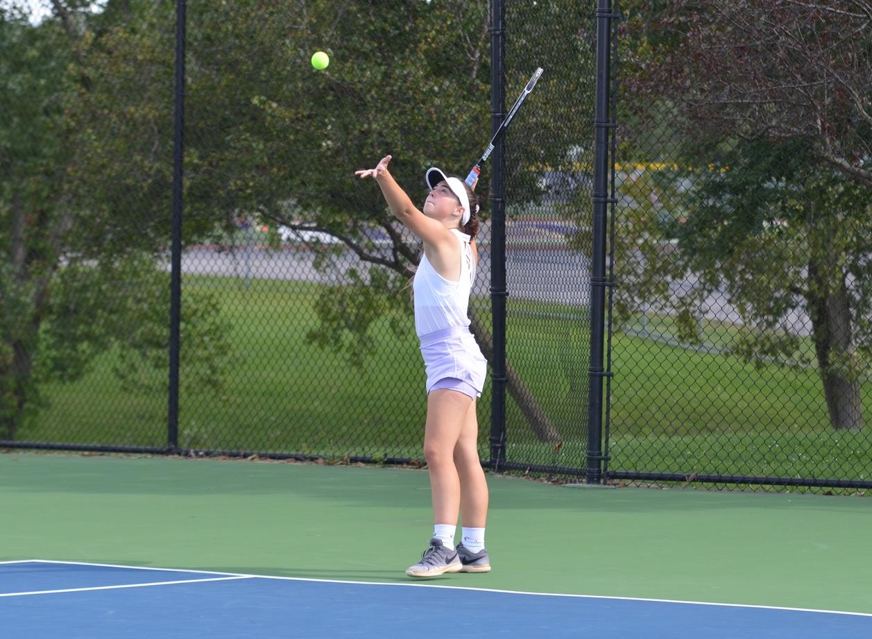 Women's Tennis Claims HCAC Victory over Manchester