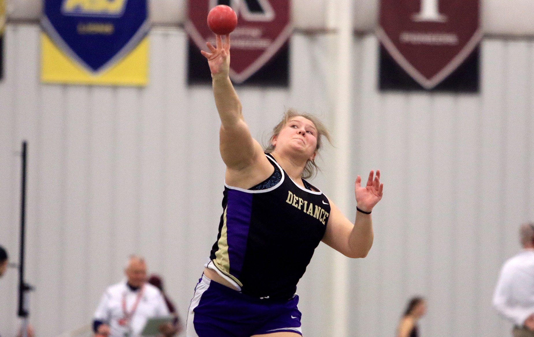 Women Throwers Finish Strong at Defiance Invitational