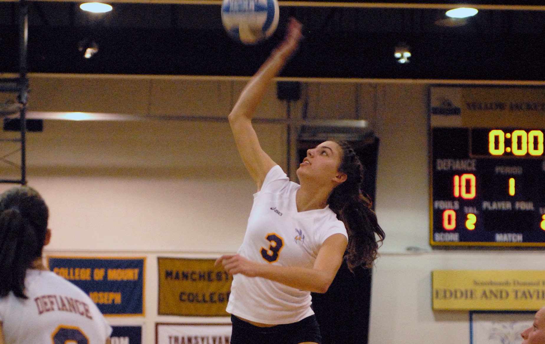 DC Cruises Past Earlham for Straight-Set Victory