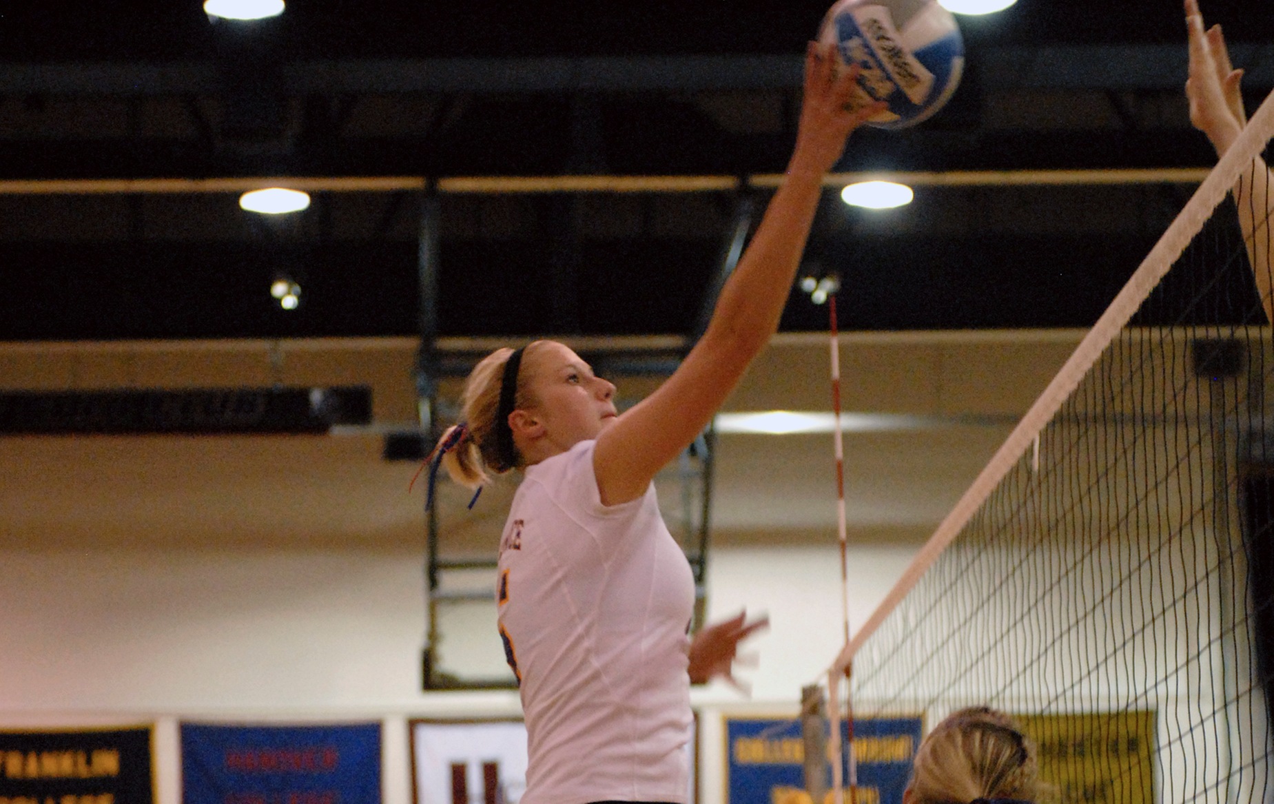 DC Volleyball Sweeps Past Transylvania and UC-Clermont