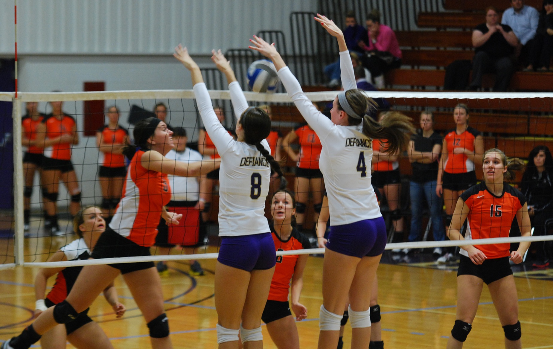 Volleyball Falls to Bluffton in HCAC Contest