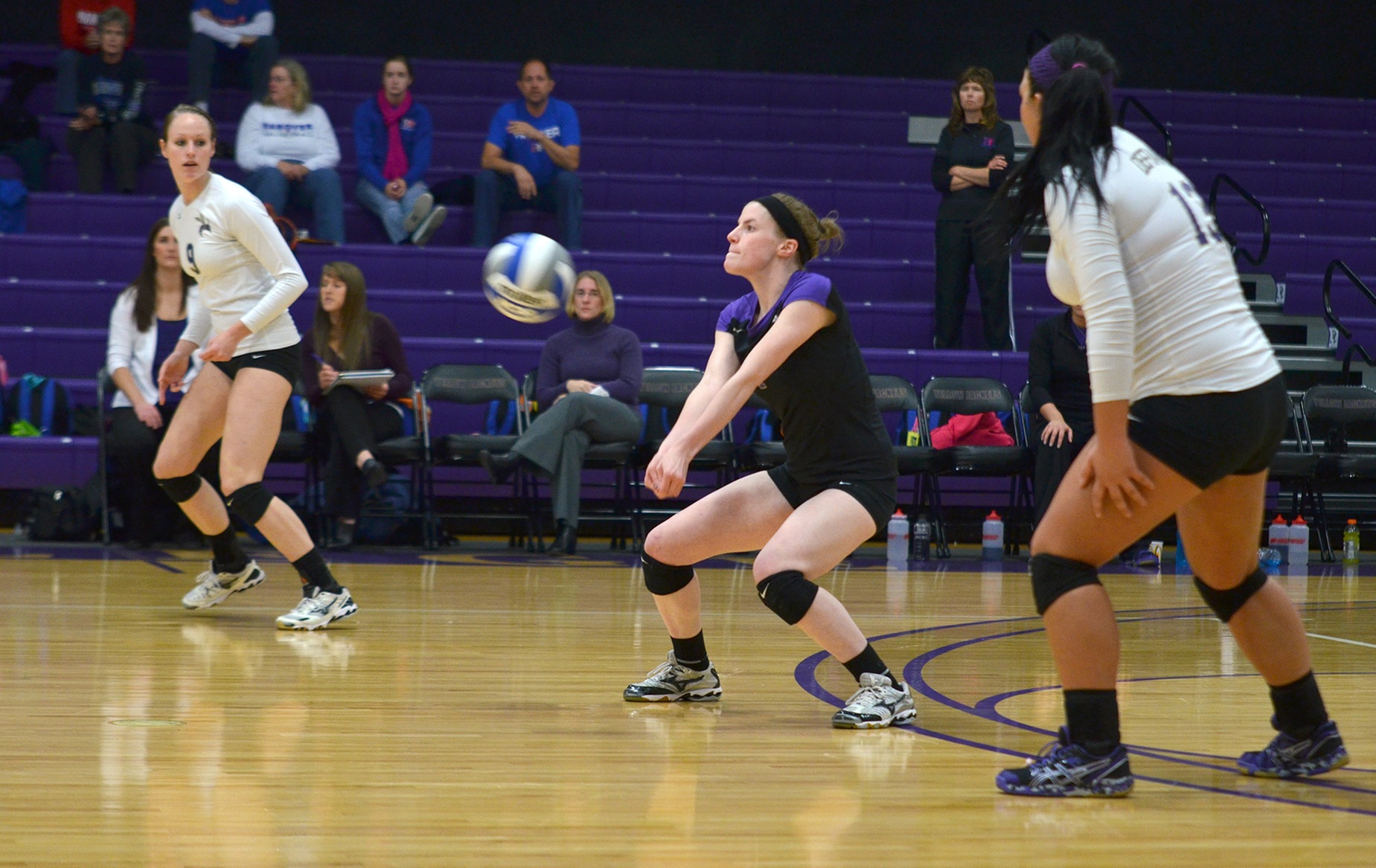 DC Volleyball Falls to Mount in HCAC Semifinals