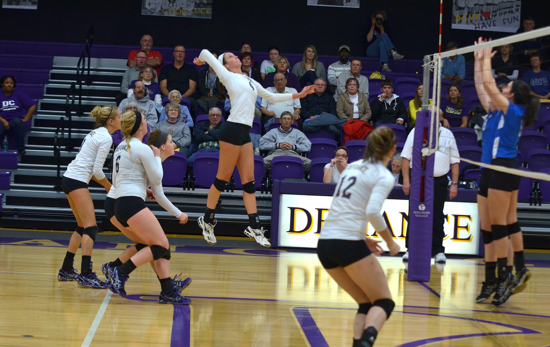 DC Volleyball Wins Thriller to Seal Berth into HCAC Semis