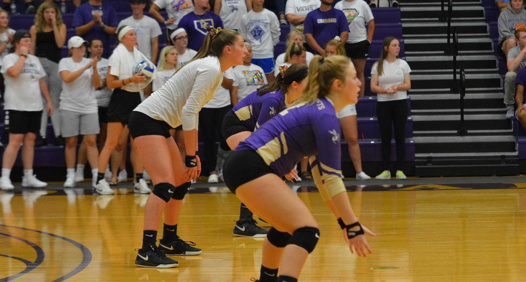 Volleyball Splits Tri-Match with Thrilling Five Set Victory