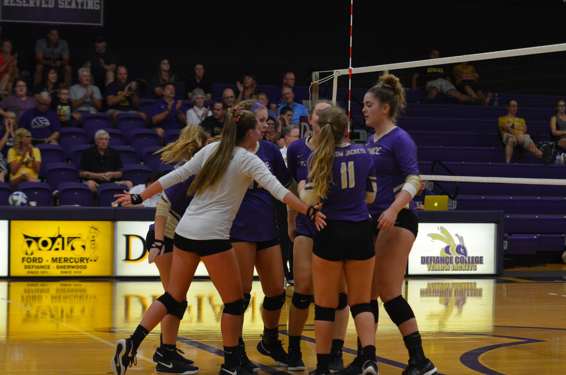 Volleyball Edged by Engineers in HCAC Play