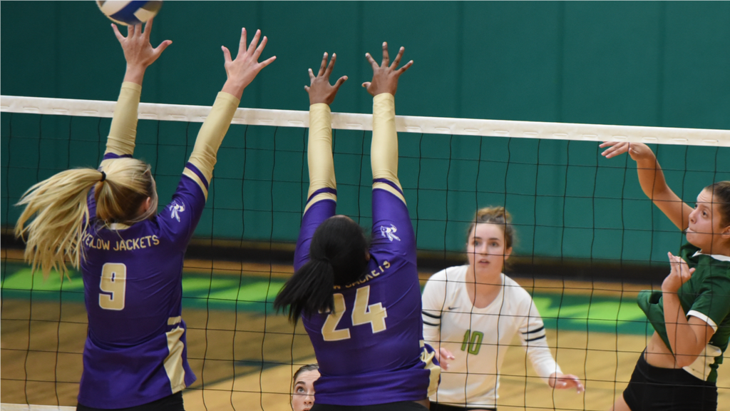 Volleyball stumbles on the road against Wilmington