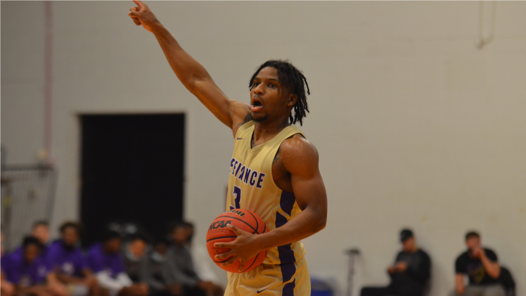Men's Basketball falls in road contest at Carthage