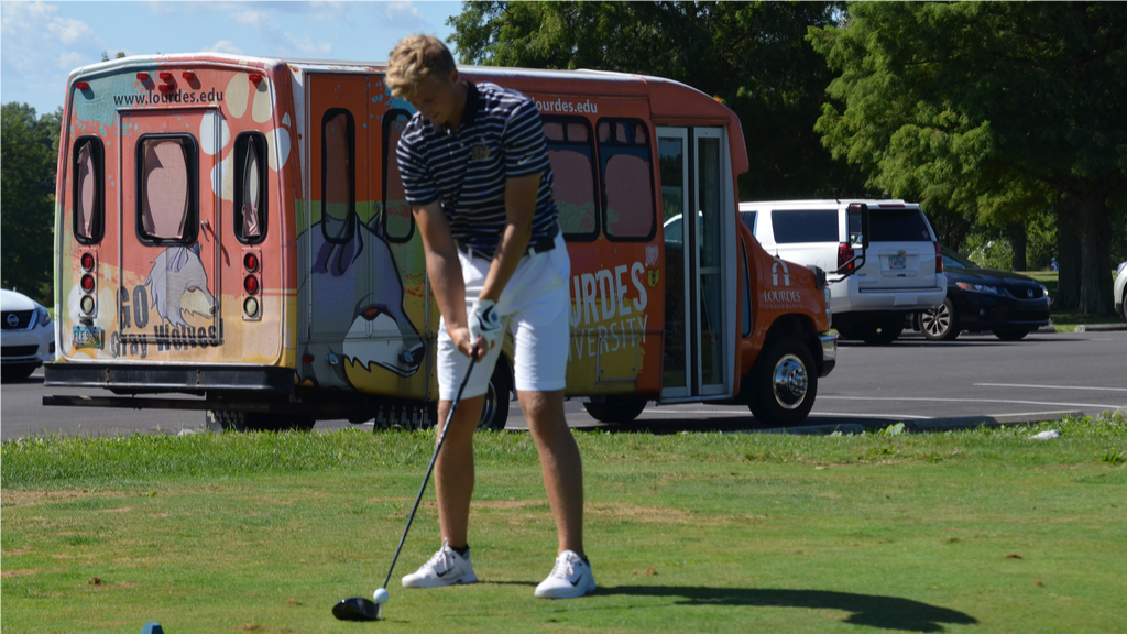 Men's golf places seventh at HCAC Preview