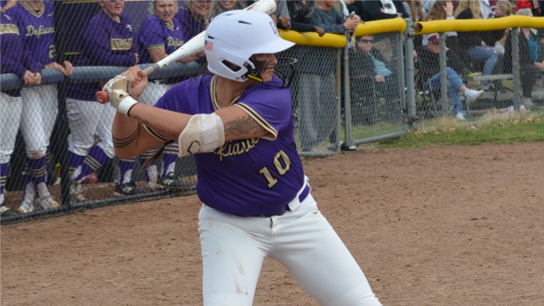Softball sweeps Rose-Hulman in HCAC home battle, Hubble becomes all-time career runs leader